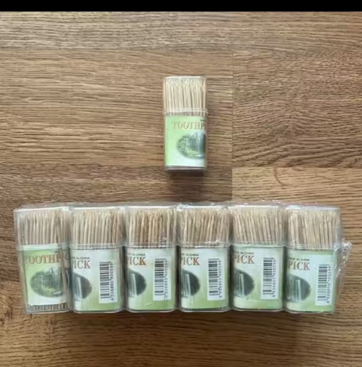 TUSUK GIGI PLUS TEMPAT