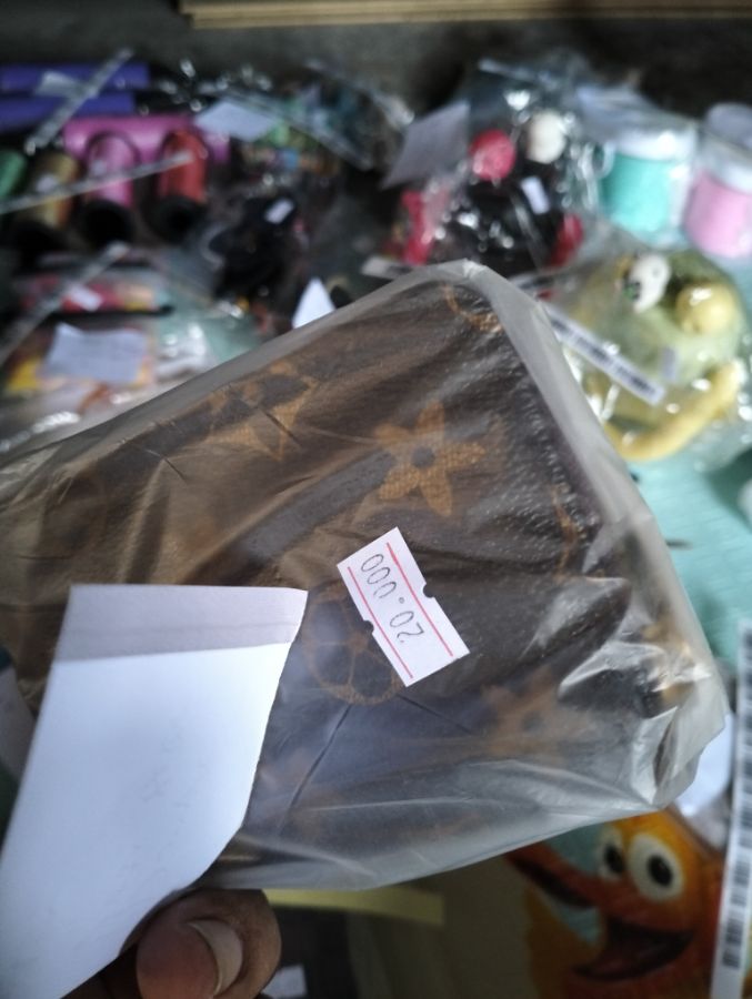 Dompet kartu tebal
