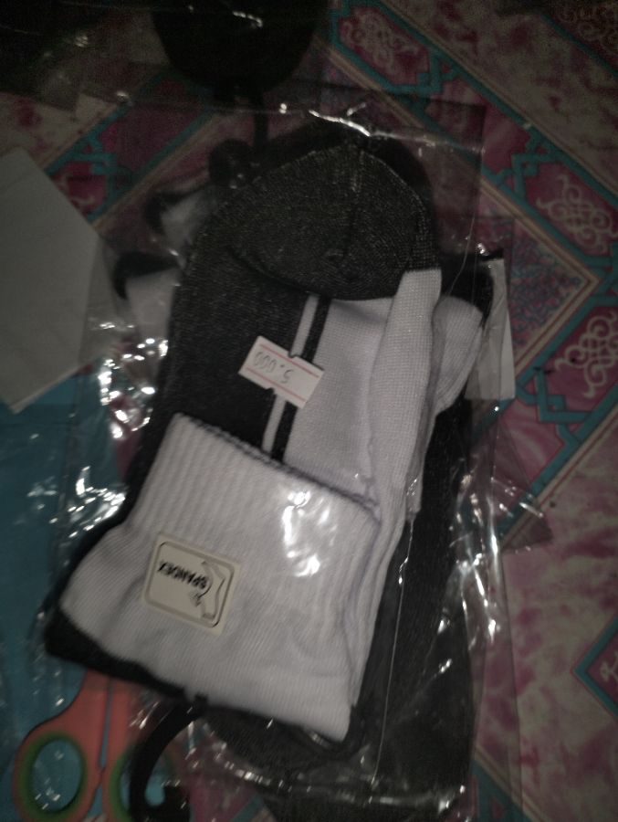 Kaos kaki SD hitam putih garis