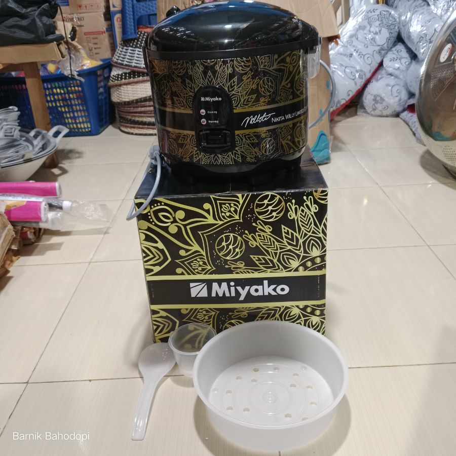 MEGICOM MIYAKO 1,8 LTR HITAM