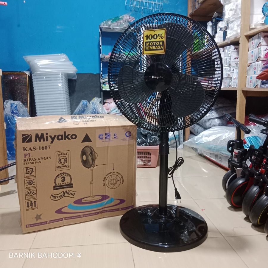 KIPAS MIYAKO BERDIRI KAKI BULAT
