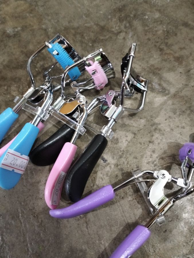 Alat pasang alis