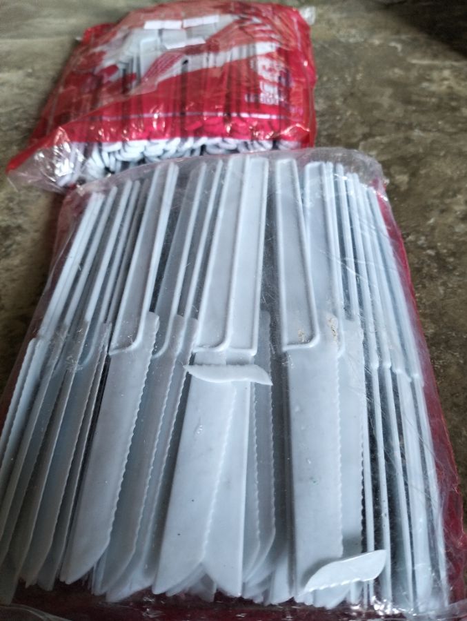 Pisau potong roti kecik