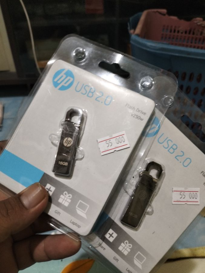 Flashdisk HP usb 2.0 kap 16 GB
