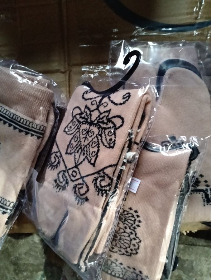 Kaos kaki cewek jempol motif