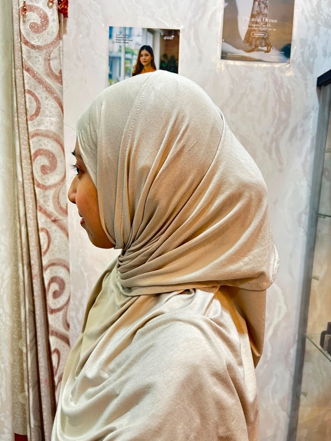 Pashmina Uniqlo - Fridge