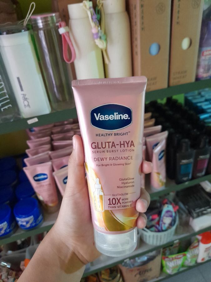 Vaseline Gluta Hya Dewy Radience 200 ML