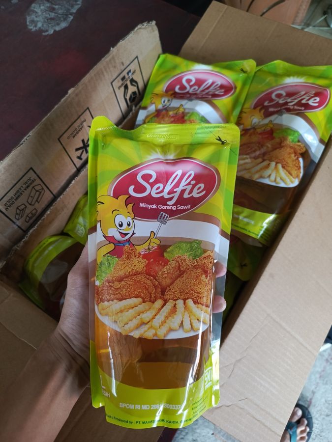 Selfie Minyak Goreng 1L