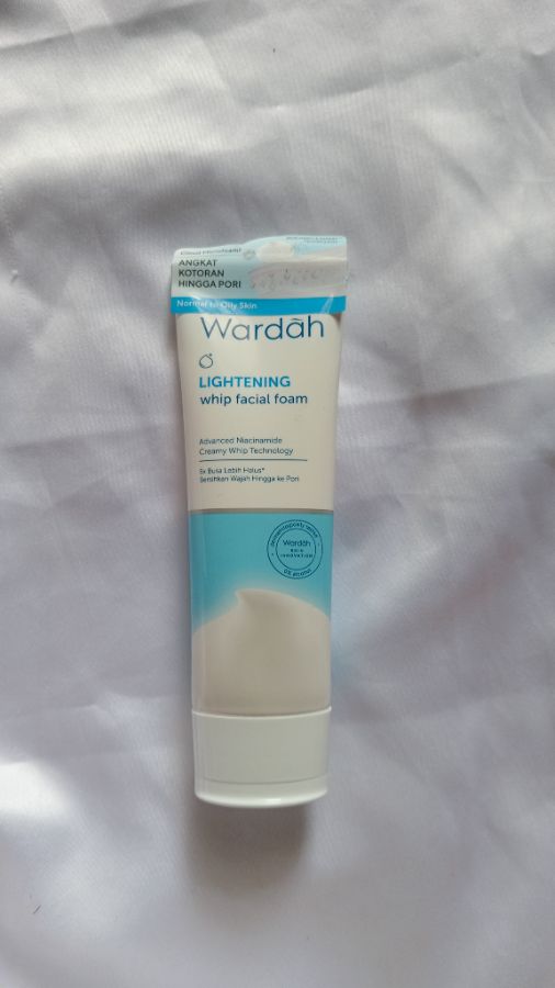 Wardah lightening whip facial foam