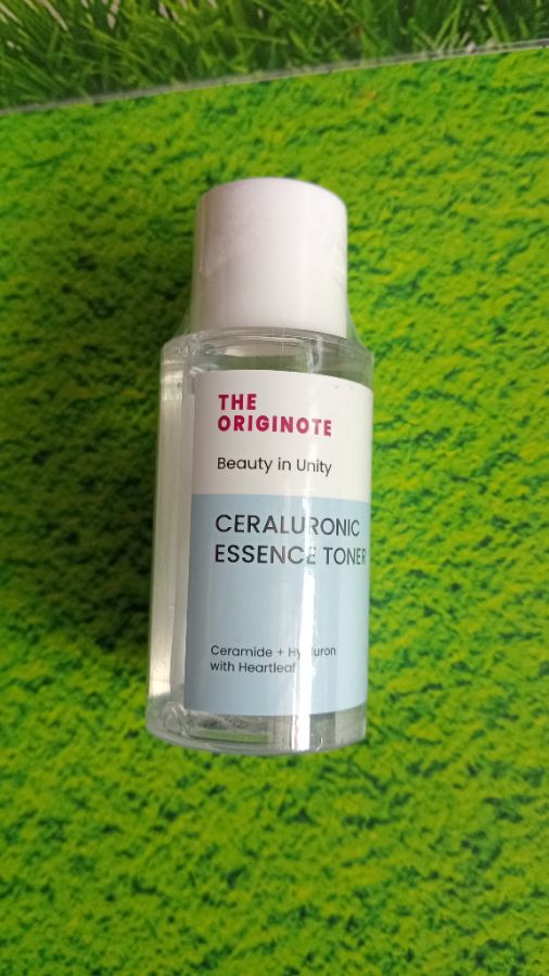 The originote ceraluronic essence toner