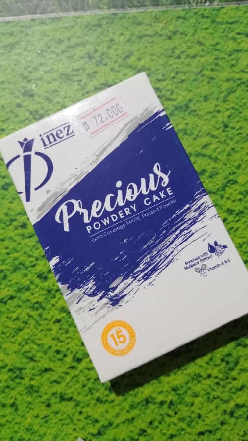 Inez precious powder cake shade 09