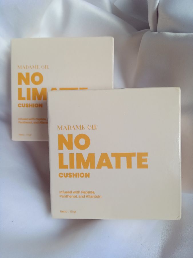 Madame Gie Cushion 03 Creame
