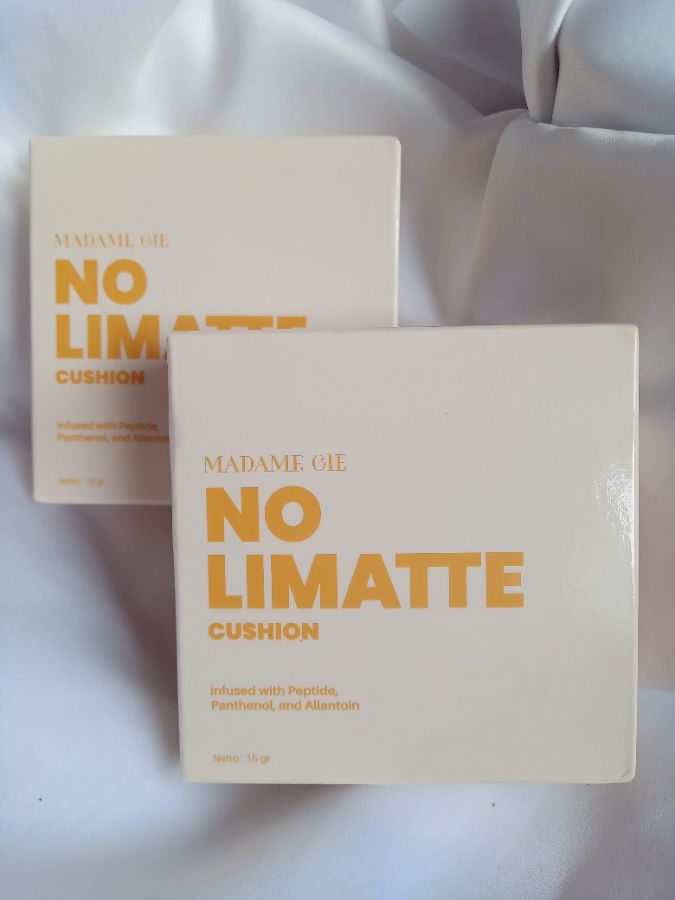 Madame Gie Cushion 01 Vanilla