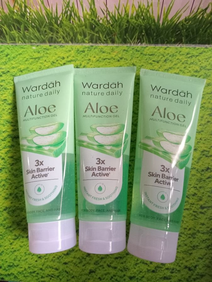 Wardah Aloe  Multifunctional Gel Skin Barrier 100ml 