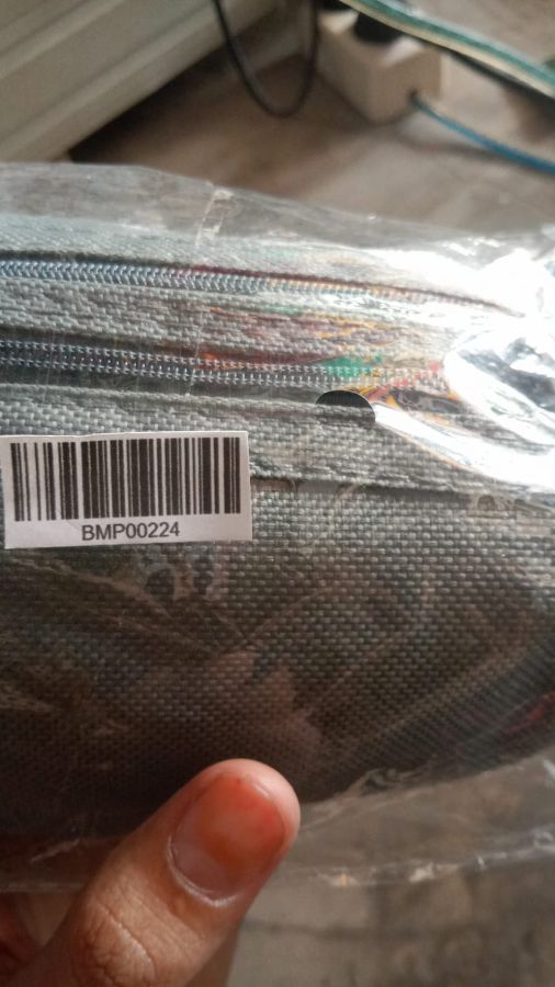Kotak pensil petak panjang