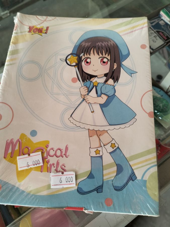Buku tulis Magical girls