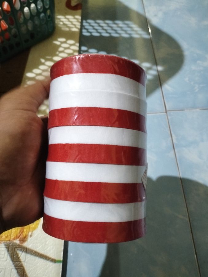 Pita merah putih besar 