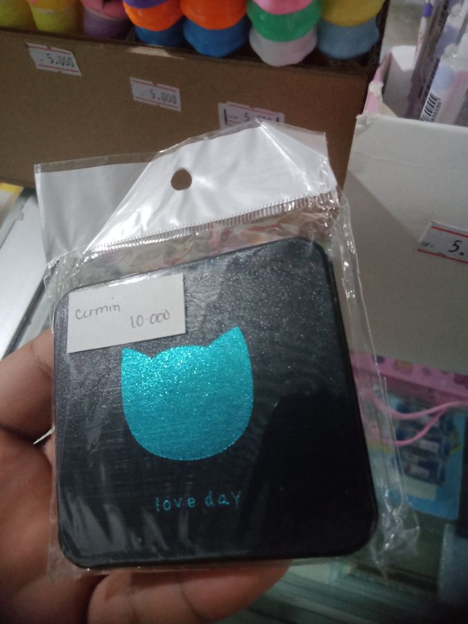 Cermin mini