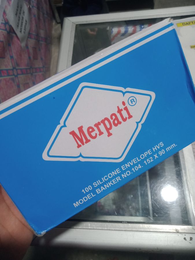 Amplop putih kecil merpati