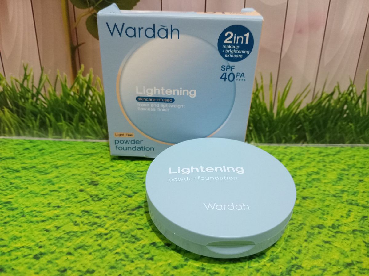 Wardah Lightening Powder Foundation 04 Kemasan Baru