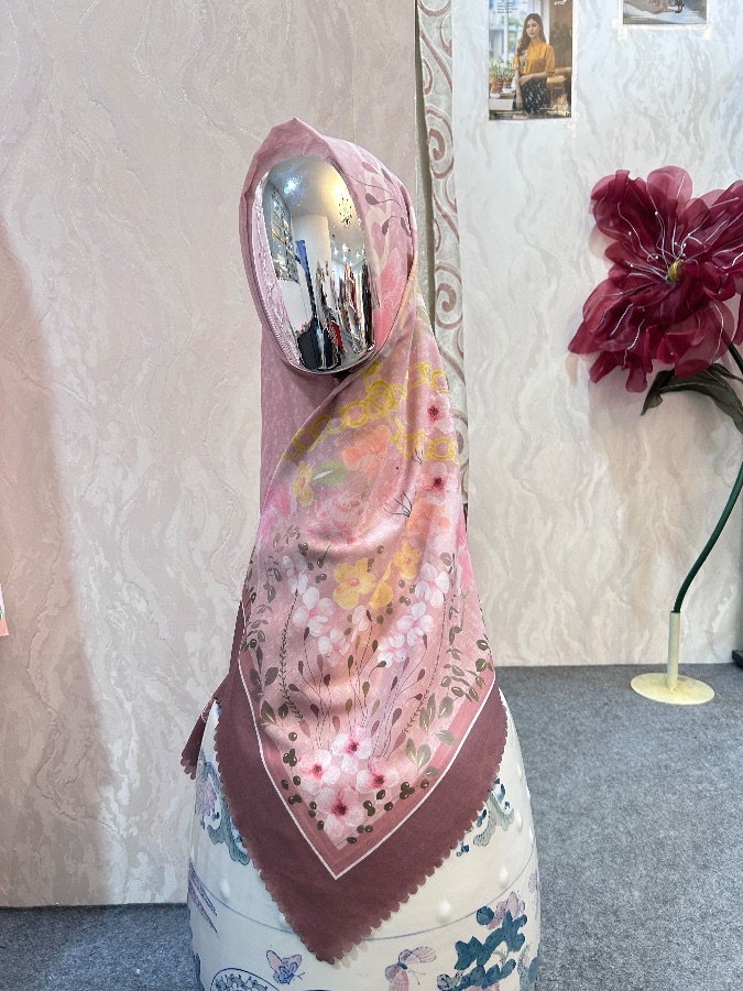 Tryspan Premium Floral Chain - Dusty Pink