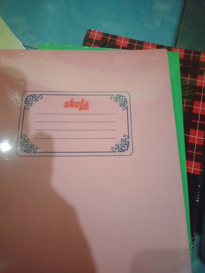Buku tulis Skola