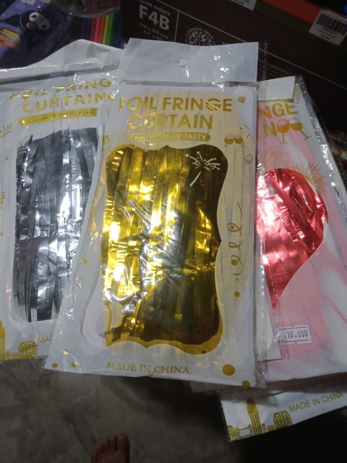 Tirai ultah foil fringe curtain