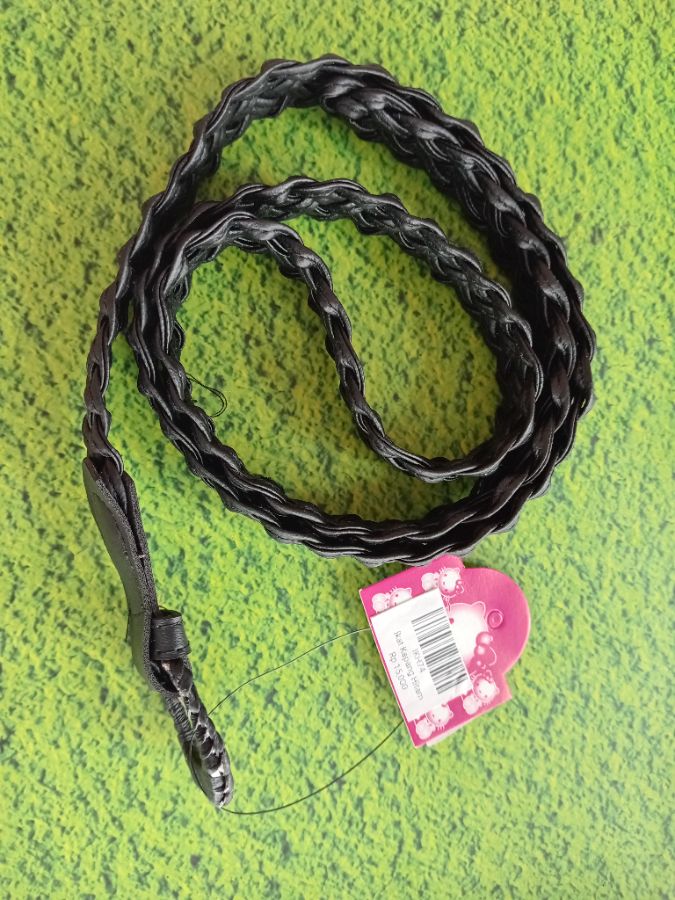 Ikat kepang hitam 