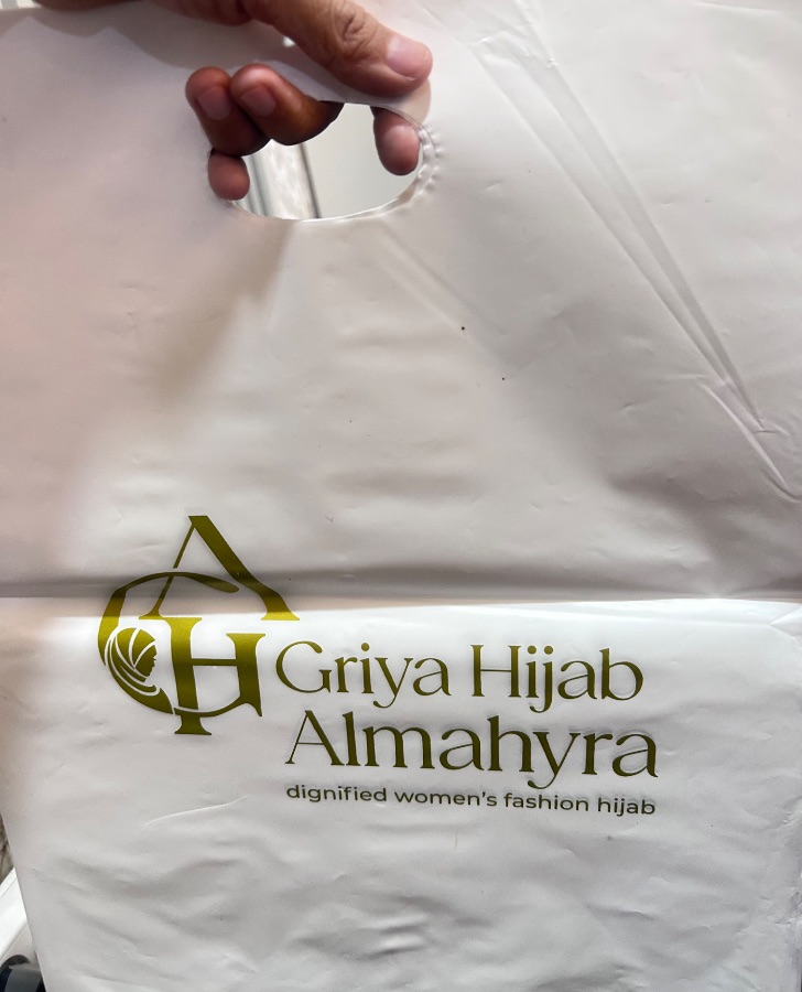 Kantong Plastik Besar Almahyra - White