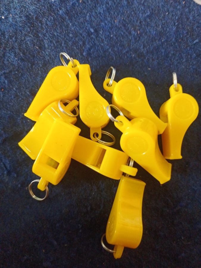 Peluit kuning