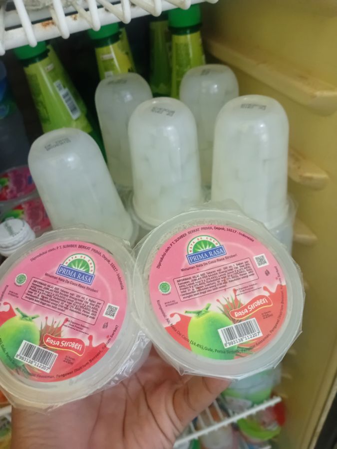 Sari Kelapa Strawberry 220ml