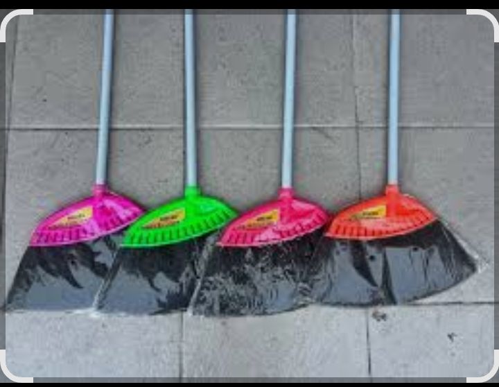 SAPU LEXUS BROOM BERLIAN