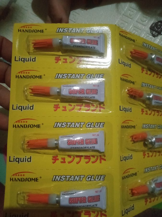 Lem super Glue