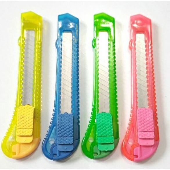 Cutter warna