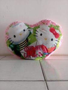 0768 Bantal Love KRK (45cm)