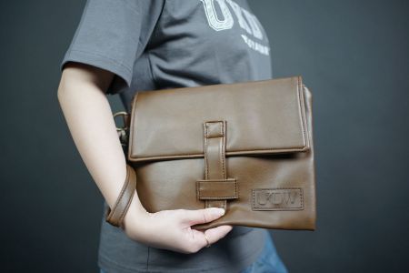 Pouch Naraya
