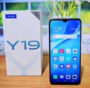 VIVO Y19 6/128 SECOND
