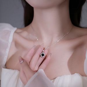 Kalung titanium clover premium