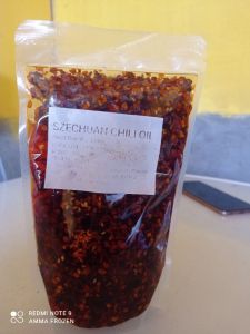 Momoyo Chilli Oil Szechuan 300gr