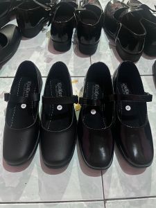 Sepatu pantofel 