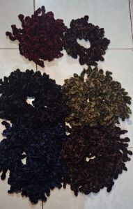 Ikat rambut ubur-ubur kecil
