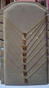 Kalung inisial
