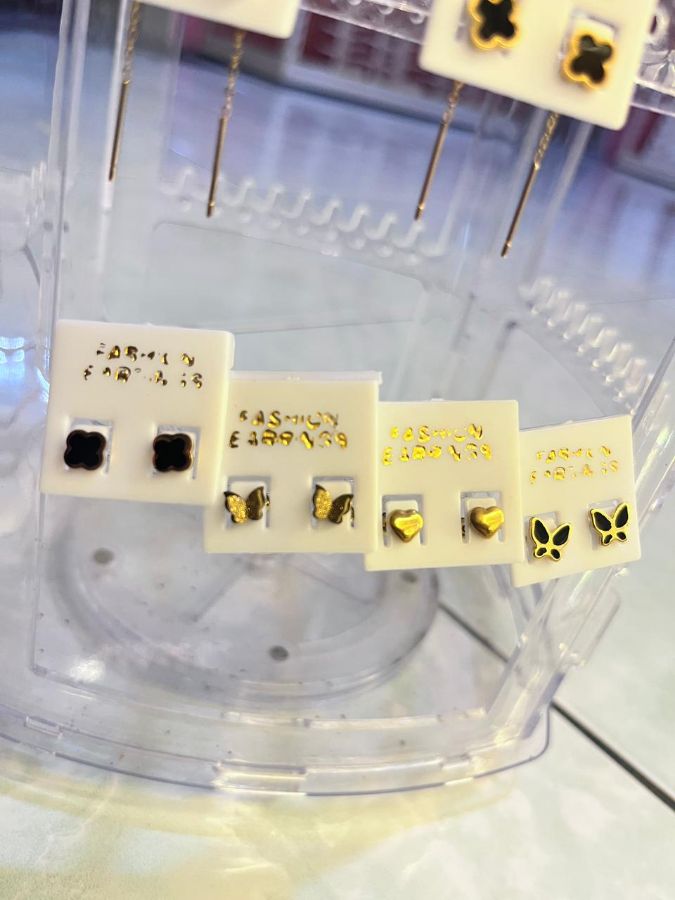 Anting stud