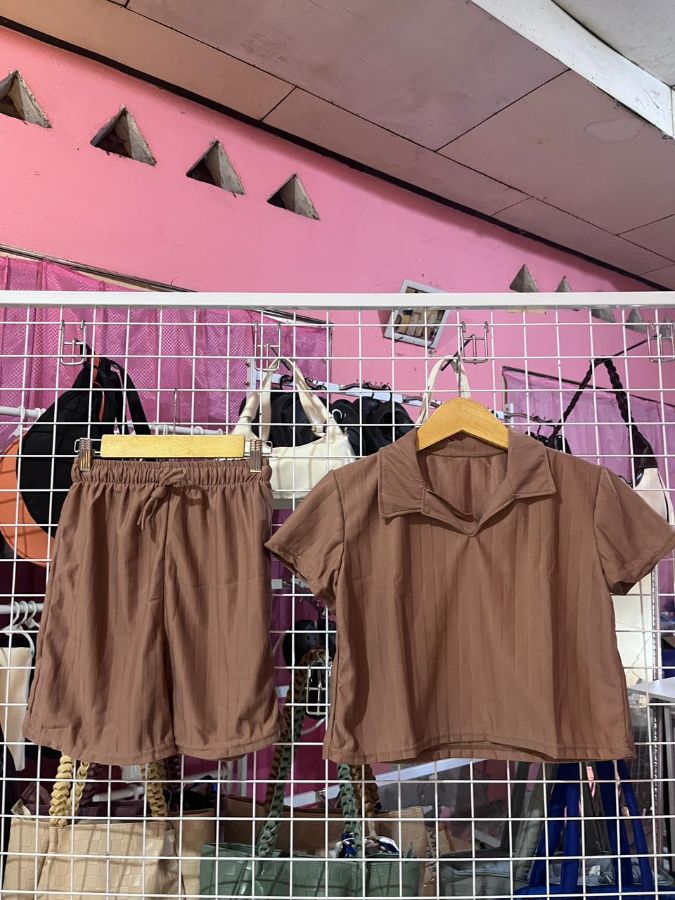 Setelan crop siera