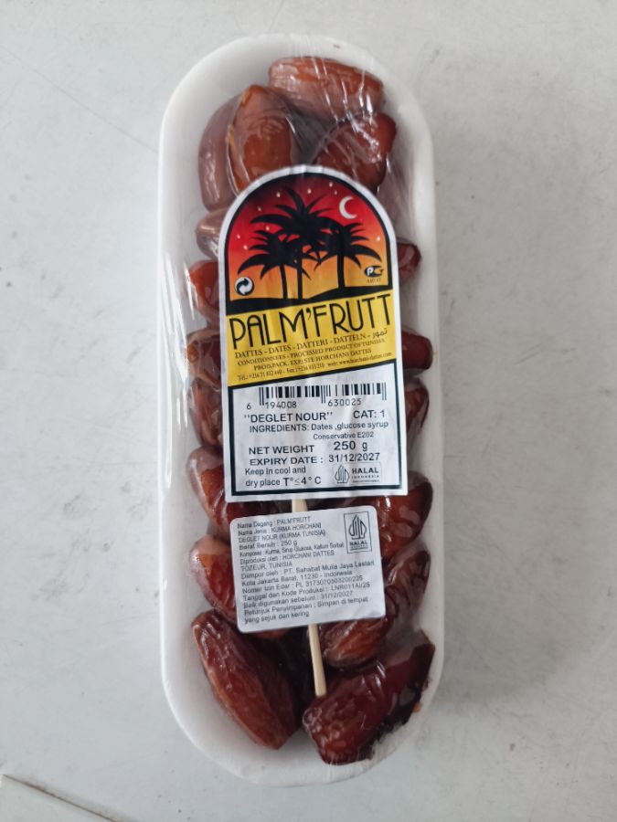 Kurma palm fruits