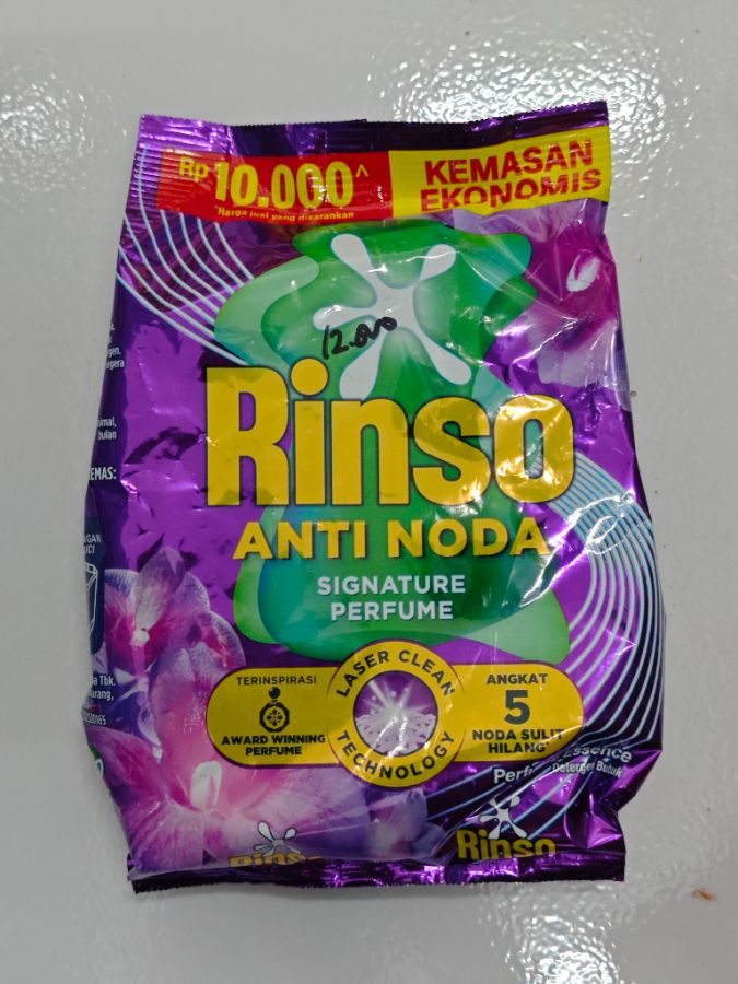 Rinso Bubuk Parfume Essence 380 g