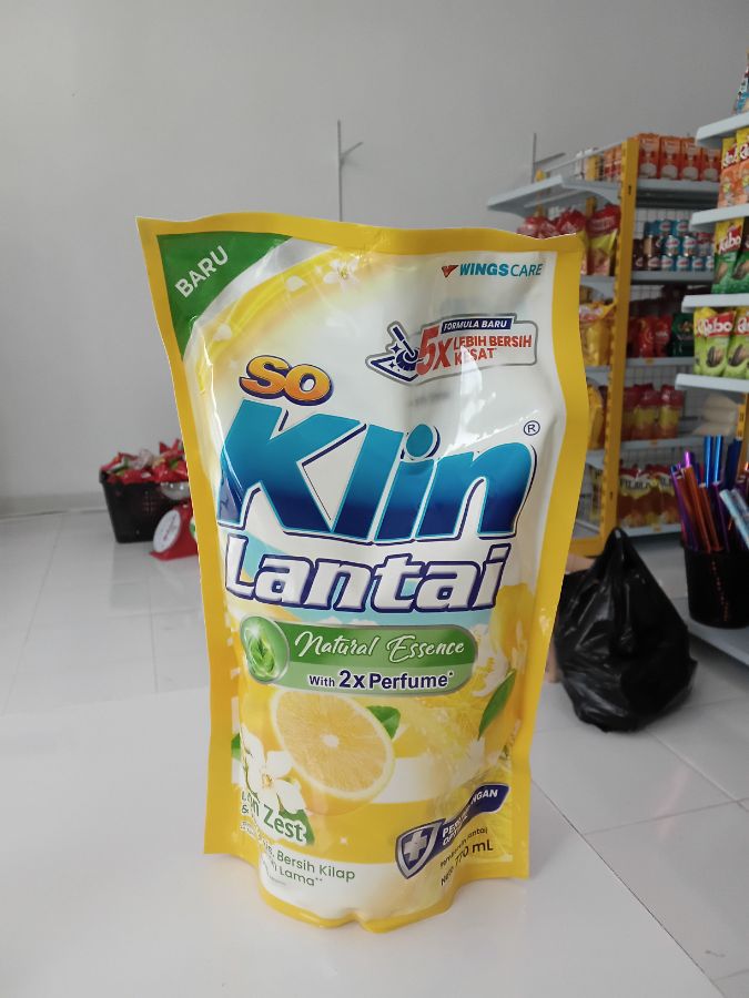 So Klin Lantai Lemon 770 Ml Refil