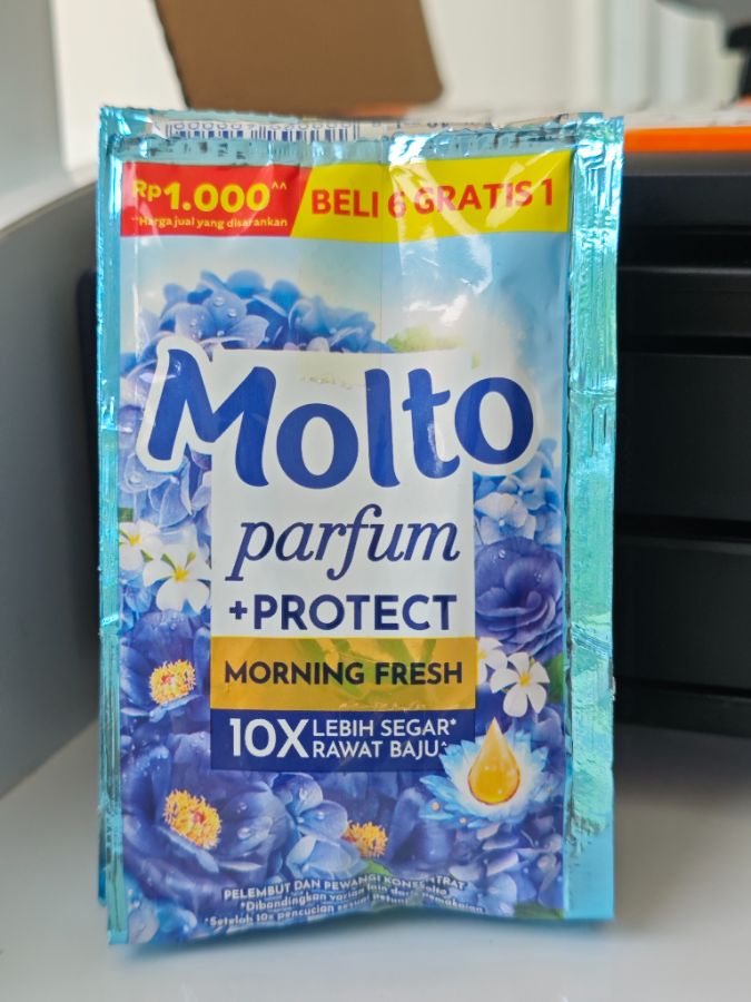 Molto Parfum Biru