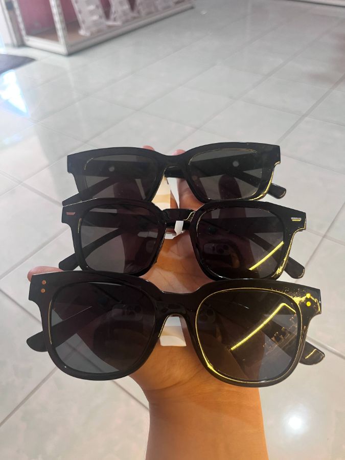 Kacamata hitam 15k