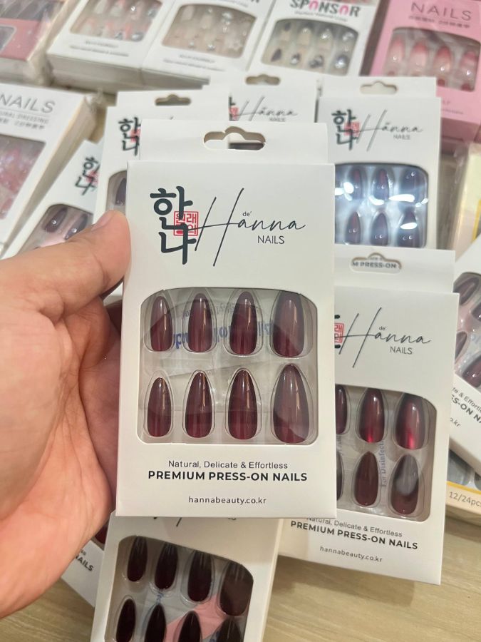 Hana nails
